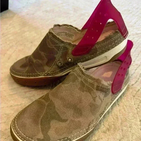 Womans Columbia slip on shoes. Size 6. - Picture 2 of 8